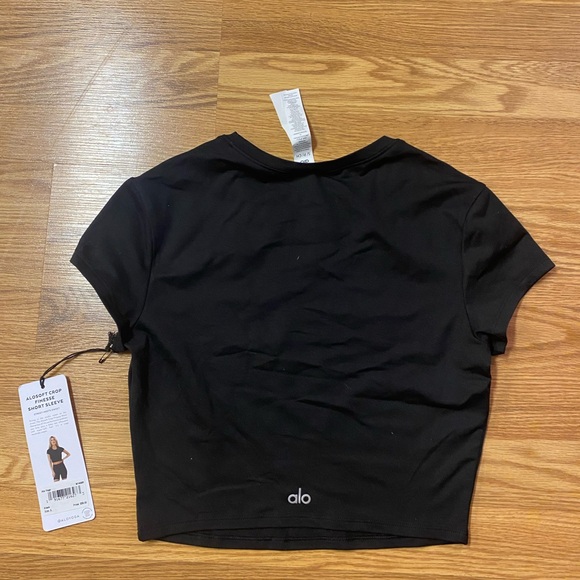 ALO Yoga Classic Black Short Sleeve Tee - Picture 4 of 4